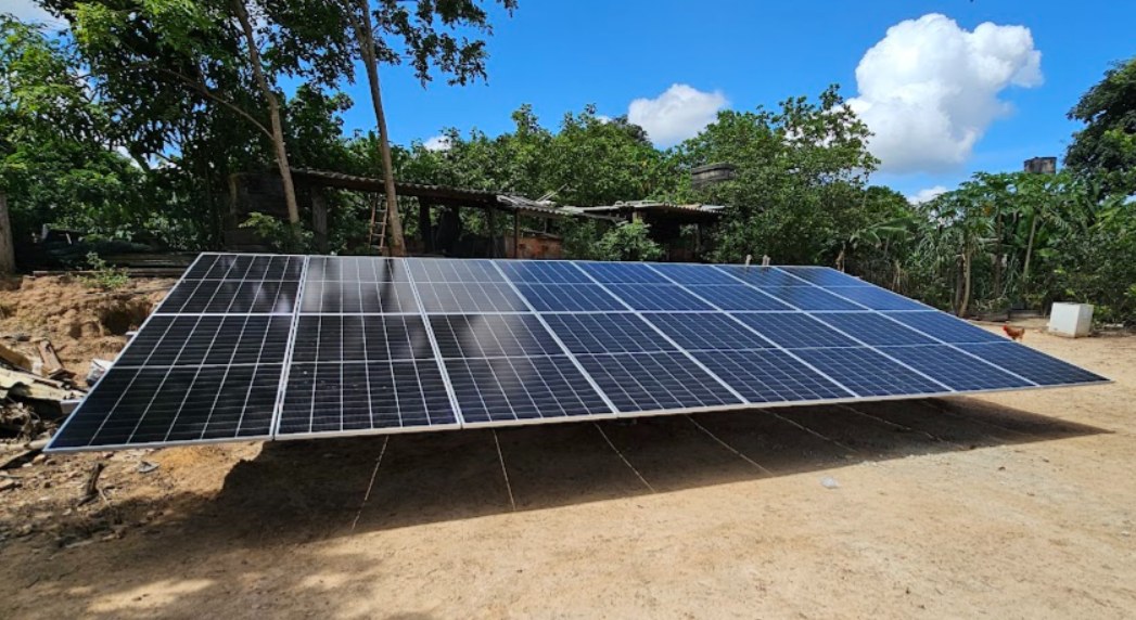 Usina solar de solo da Leandro Energia Solar em propriedade rural